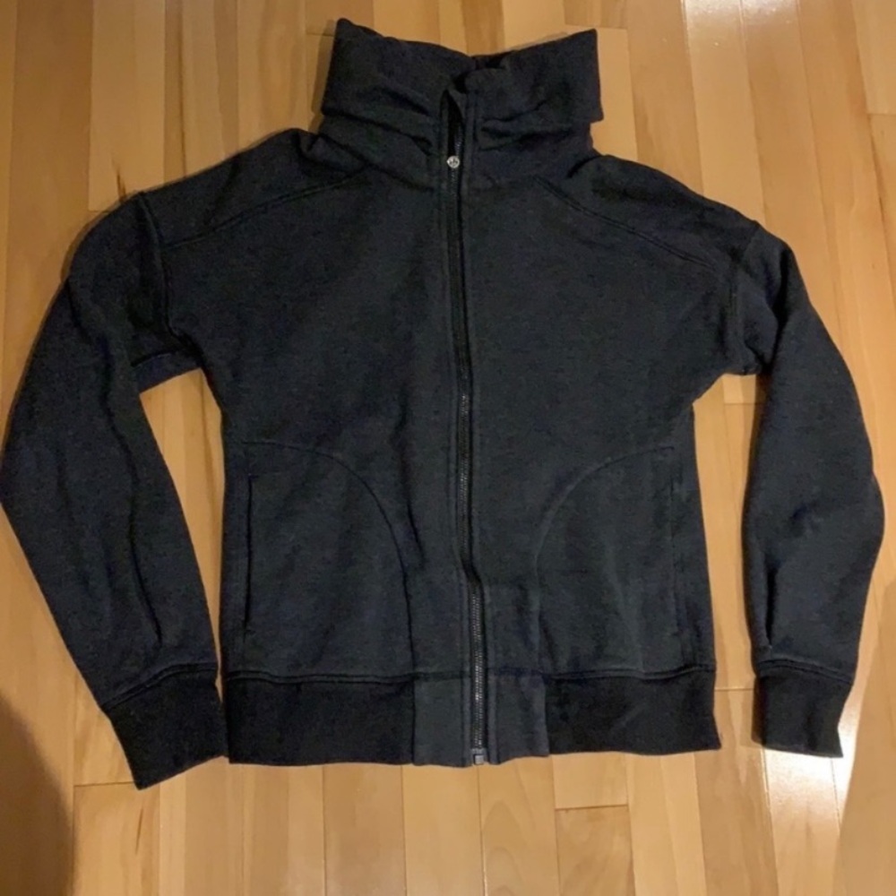 VEUC Lululemon Hug it Out Full Zip Up Dark Grey Sweatshirt / Jacket - size 6